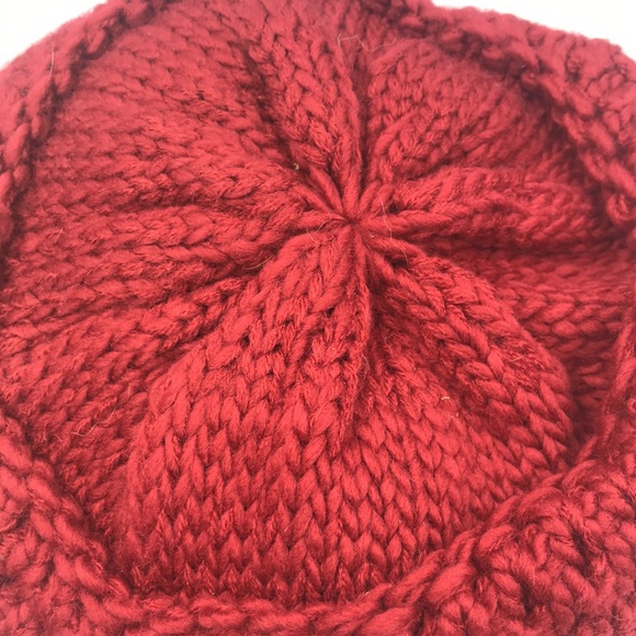 Super Thick Knit Ladies Maroon/Red Cap with Visor - Picture 3 of 6